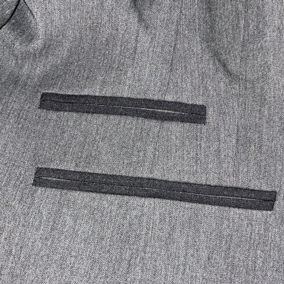 Tahari 14W Gray 2 button blazer BRAND NEW - Performance Fabric. Excellent! - Picture 6 of 9